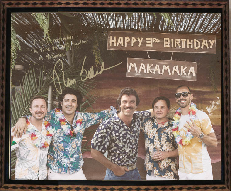 Makamaka - amigos celebrando